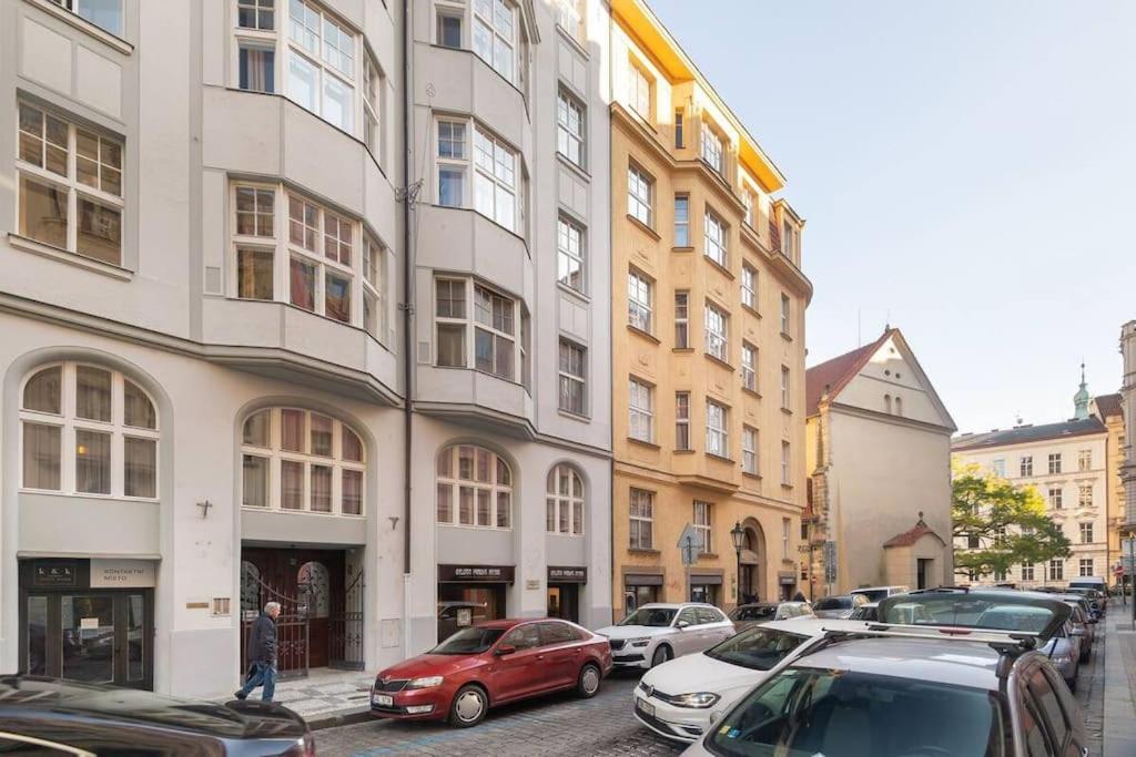 Luxury Apartment On Old Town Square Praha Exteriér fotografie